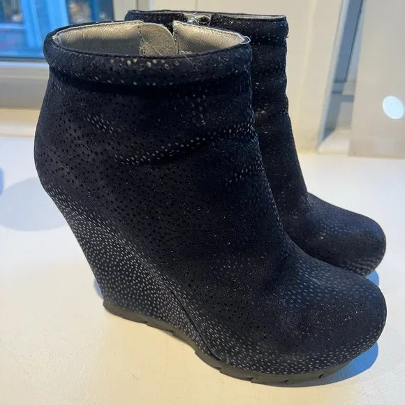 Camilla Skovgaard Shoes Camilla Skovgaard Sawsole Blue Suede